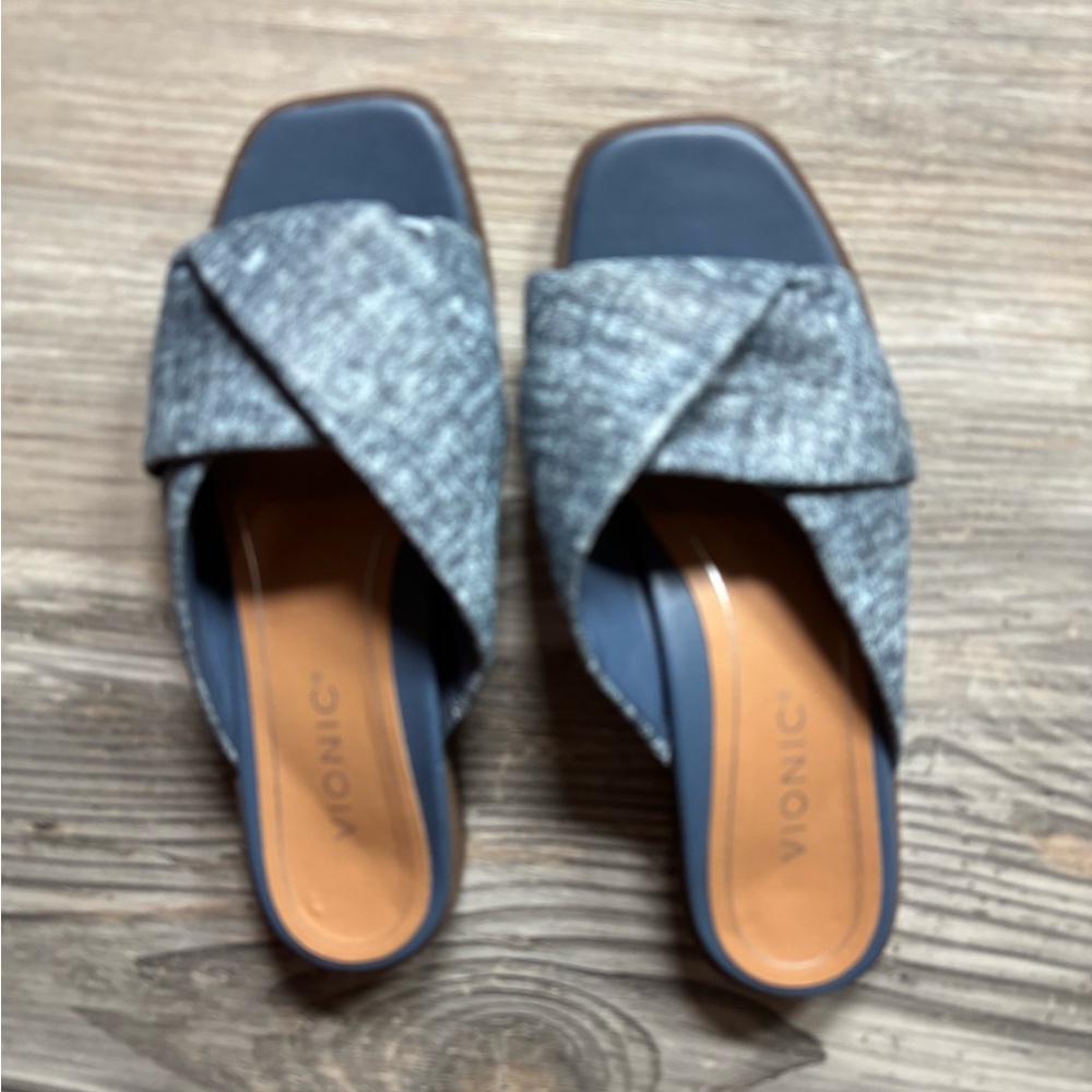 Vionic Women's Denim Blue Crisscross Sandals